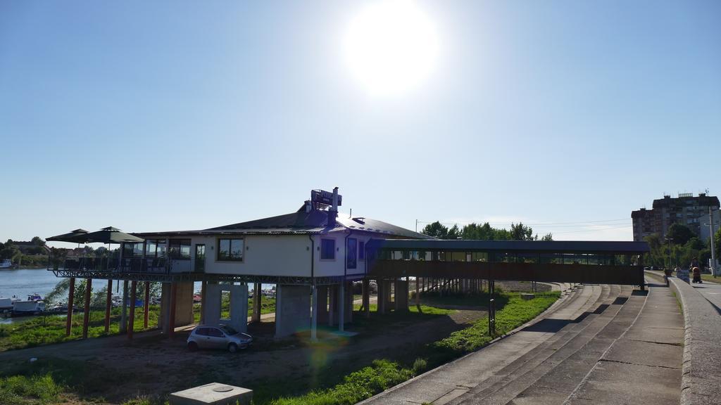 B&B Posejdon Sremska Mitrovica Luaran gambar