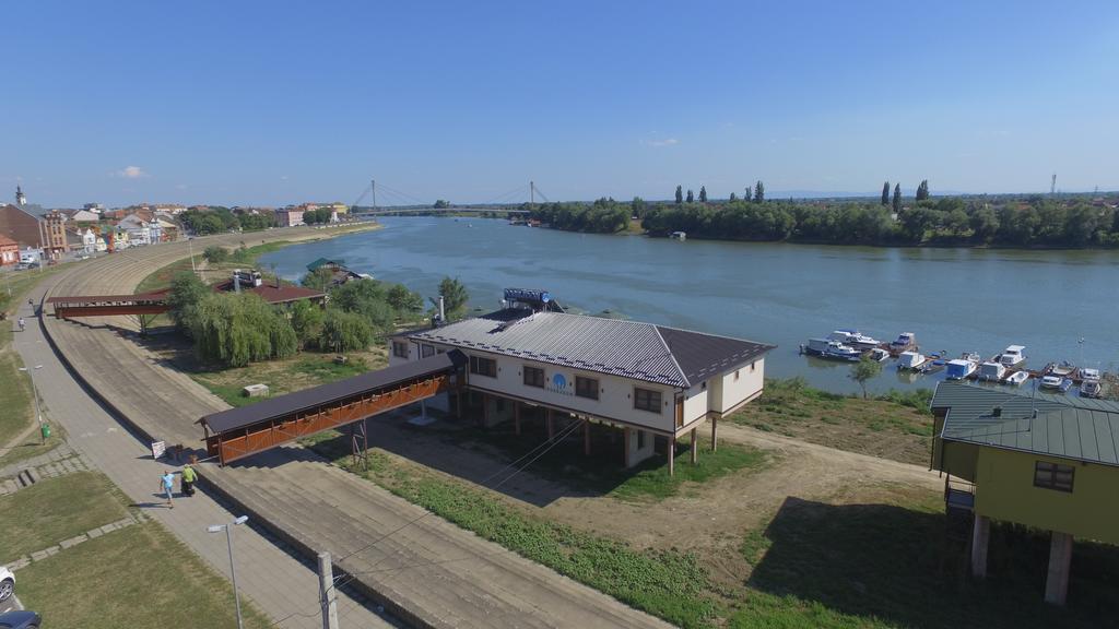 B&B Posejdon Sremska Mitrovica Luaran gambar